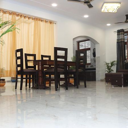 Villa Serene House With Peaceful Vibes à Greater Noida Extérieur photo